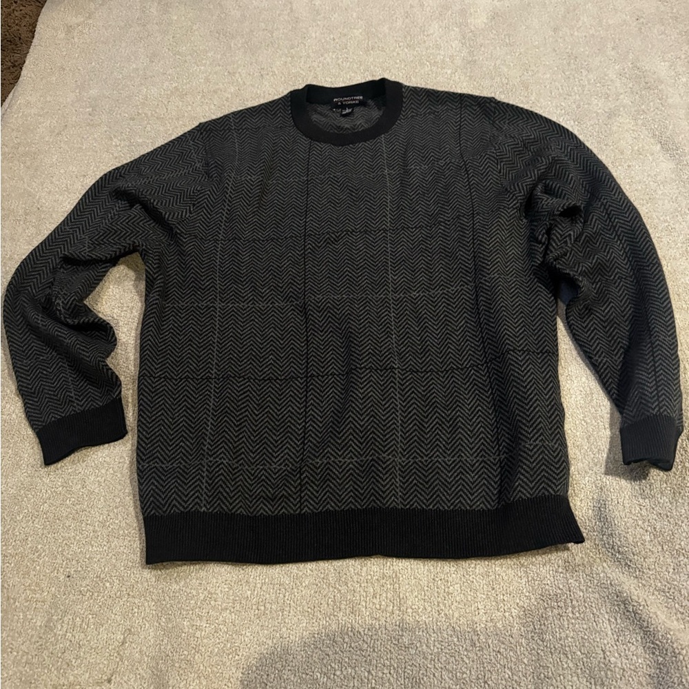 Roundtree & Yorke Cashmere Blend Herringbone Sweater Gray Large Preppy